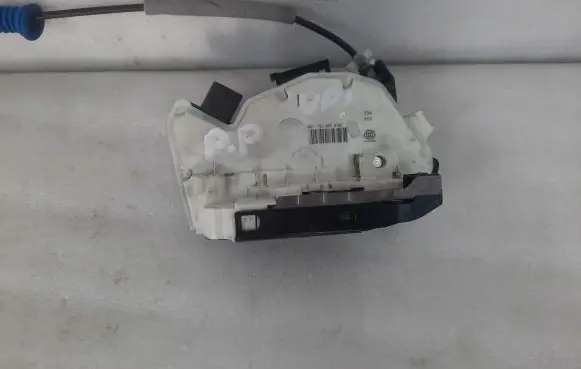 Volkswagen Up Front door lock 1S1837016C
