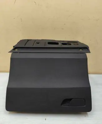Audi Q2 - Glove box 81B857035B