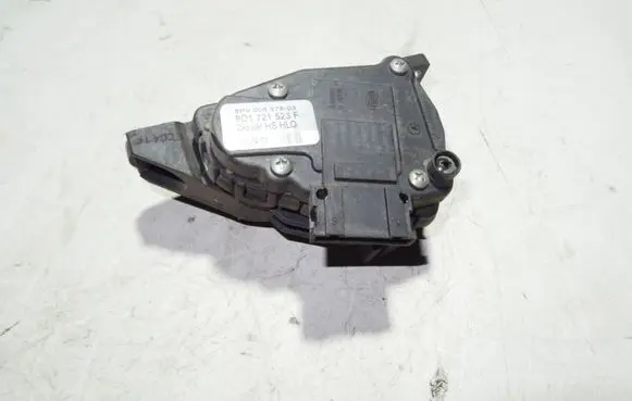 Volkswagen PASSAT B5.5 Accelerator pedal position sensor 6PV00837603 8D1721523F