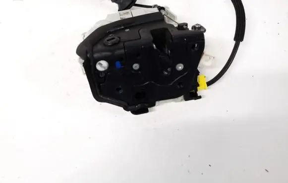 Audi A1 Rear door lock 8x0839015