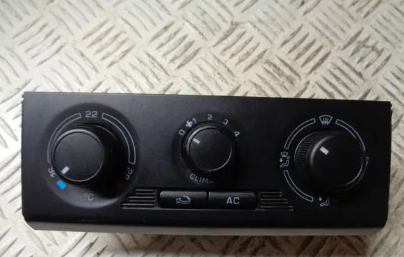 Skoda Fabia Mk2 (5J) Climate control unit 5J0820045