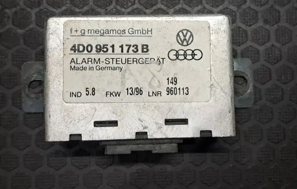Audi A4 S4 B5 8D Alarm control unit/module 4D0951173B