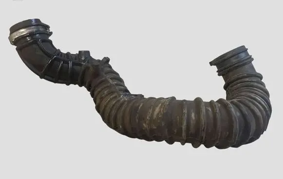 Opel Vivaro Intercooler hose/pipe 8200607746 93858731