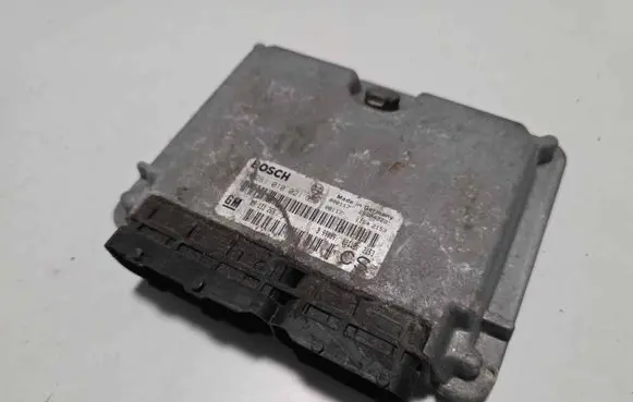 Opel Astra G Engine control unit/module 0281010021