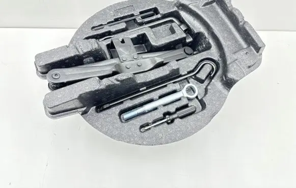 Subaru Outback (BT) Tool set 