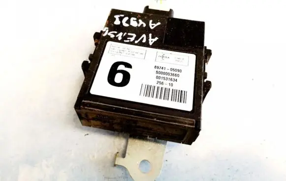 Toyota Avensis T270 Door control unit/module 8974105090 89741-05090