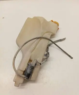 Ford Ranger Windshield washer fluid reservoir/tank UR5667480 KT142