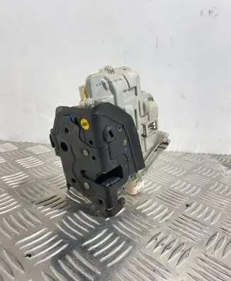 Audi Q5 SQ5 Rear door lock 8K0839015