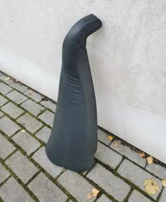 Rear seat