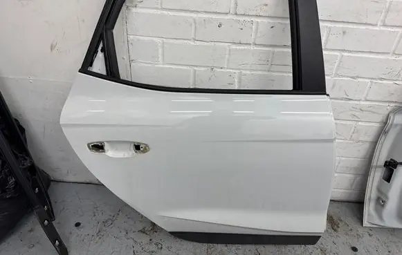 Seat Arona Rear door