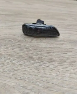 Volvo S80 Front fender indicator light 8658944