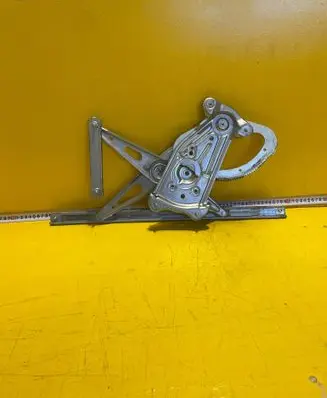 Renault Megane III Front door window regulator with motor 966022104 807210004R