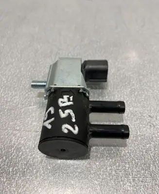 Subaru Outback (BS) Vacuum valve K5T48580