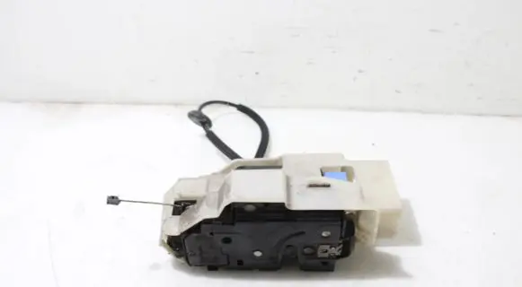 Porsche Cayenne (9PA) Rear door lock