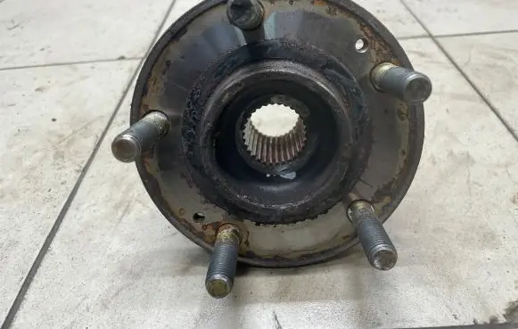 Hyundai Santa Fe Front wheel bearing hub 