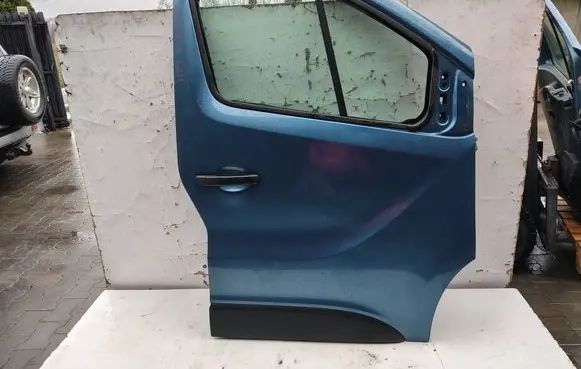 Opel Vivaro Front door