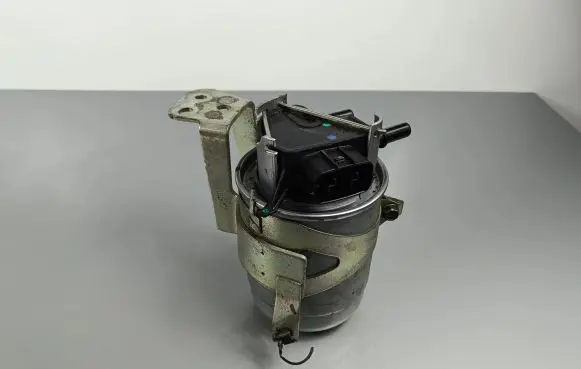 Nissan X-Trail T32 Fuel filter housing 