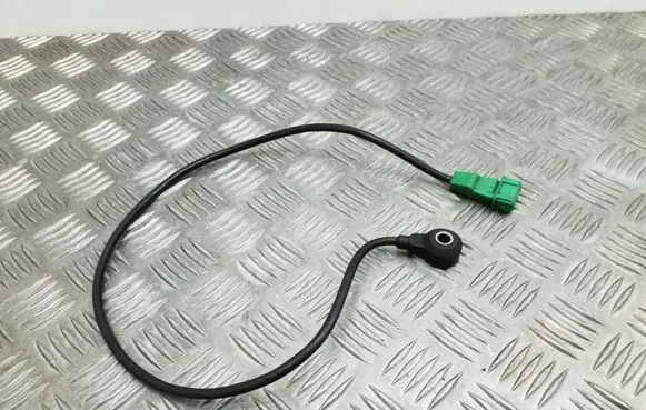 Audi A4 S4 B5 8D Detonation knock sensor 054905377H