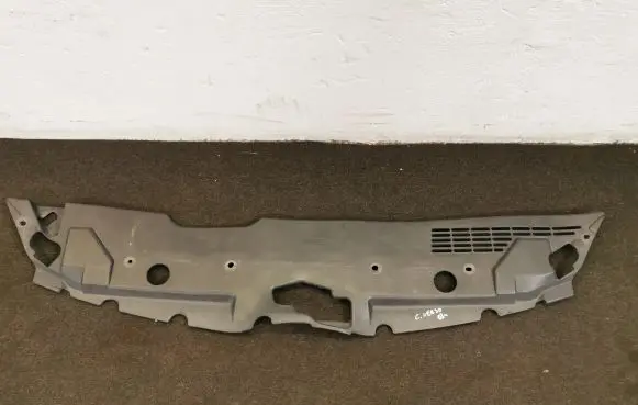 Toyota Corolla Verso AR10 Radiator trim 532890F010