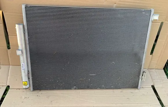 Maserati Levante A/C cooling radiator (condenser) 670103885