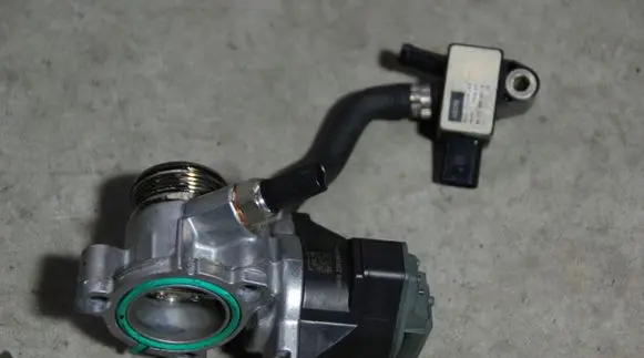 Mercedes-Benz E W213 EGR valve A6541400460