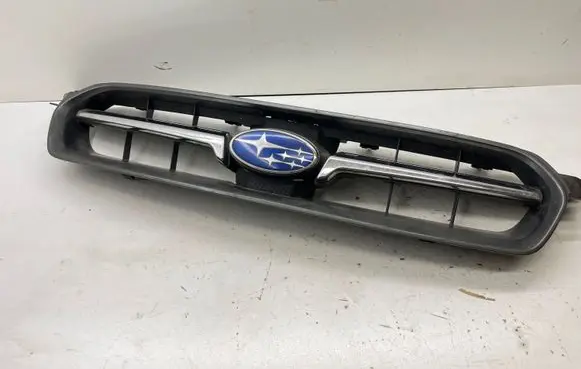 Subaru Legacy Front bumper upper radiator grill