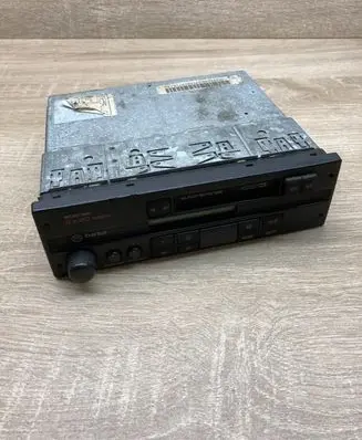 Volkswagen Golf III Radio/CD/DVD/GPS head unit BETARADIOHEADUNIT BASSEHOHEN