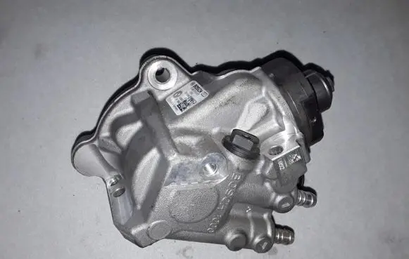 BMW 4 F32 F33 Fuel injection high pressure pump 7810696
