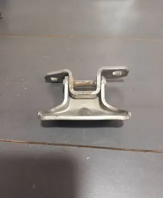Tailgate/trunk/boot hinge