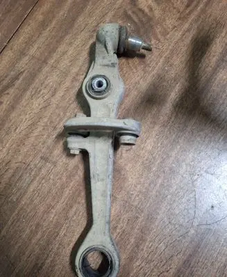 Volkswagen PASSAT B5 Front lower control arm/wishbone