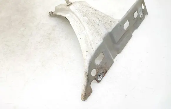 Volkswagen Caddy Fender mounting bracket 1T0821135