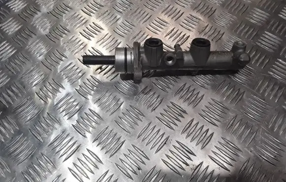 Toyota RAV 4 (XA20) Master brake cylinder 5C2401328