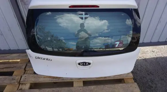 KIA Picanto Tailgate/trunk/boot lid 737001Y070 871101Y030