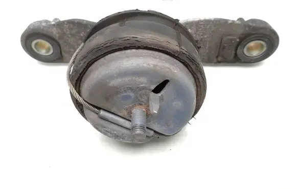 Engine mount bracket