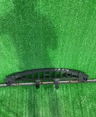 Quarter panel pressure vent