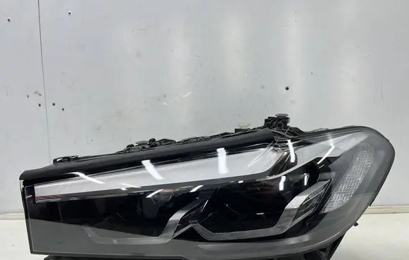 BMW M5 F90 Headlight/headlamp 8495279
