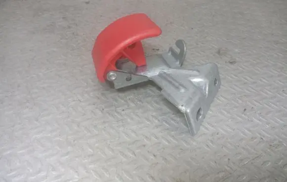 Volvo C30 Engine bonnet (hood) release handle