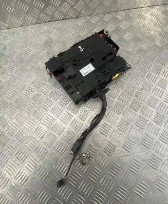Volkswagen Touareg II Fuse module 7P0937548F 090063