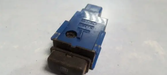 Toyota Carina T190 Windscreen/window heater switch