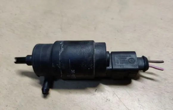 Mercedes-Benz E AMG W211 Windscreen/windshield washer pump