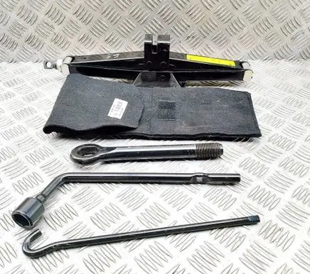 Hyundai Tucson TL Lift Jack 09110D3000 09130D3100