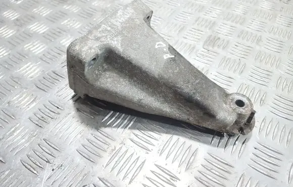 Mercedes-Benz C W204 Engine mounting bracket A6462230704