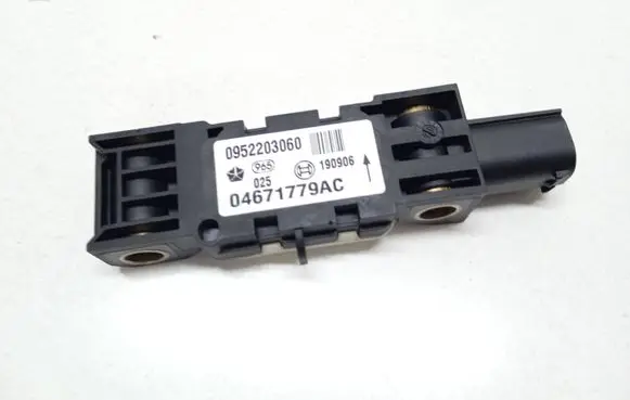 Jeep Grand Cherokee (WK) Airbag deployment crash/impact sensor 04671779AC 0952203060 190906