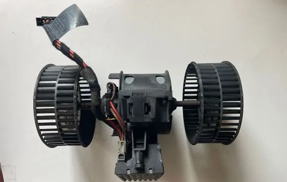 BMW 5 E60 E61 Heater fan/blower 6934972 EE394T 2351411