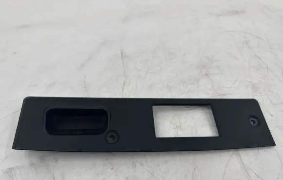 Mercedes-Benz C W203 Tailgate/boot lid lock trim A2037580002