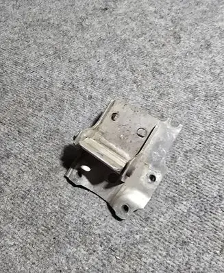 BMW 5 F10 F11 Radiator mount bracket 7186514 7207152 7211162