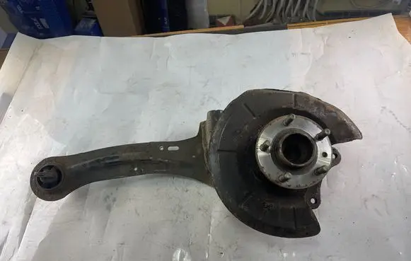 Volvo V40 Rear wheel hub spindle/knuckle 