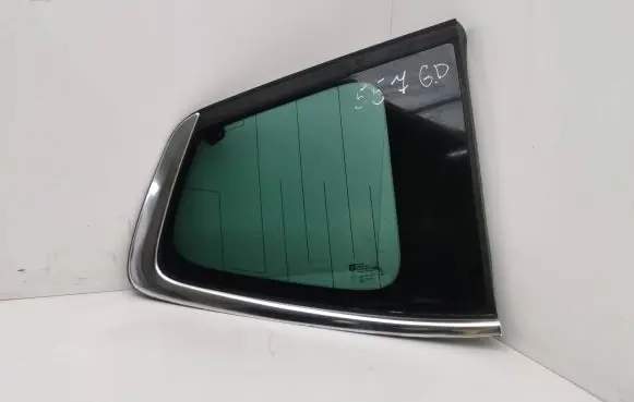 Opel Zafira C Rear side window