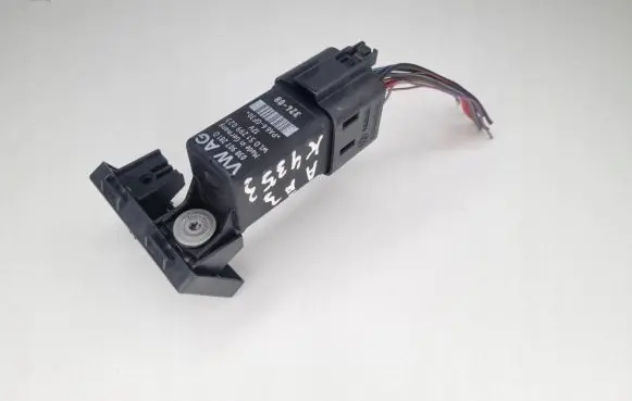 Audi A3 S3 A3 Sportback 8P Glow plug pre-heat relay 038907281D