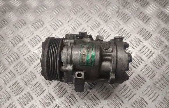 Opel Astra H Air conditioning (A/C) compressor (pump) 24421642 D6V12 02400003